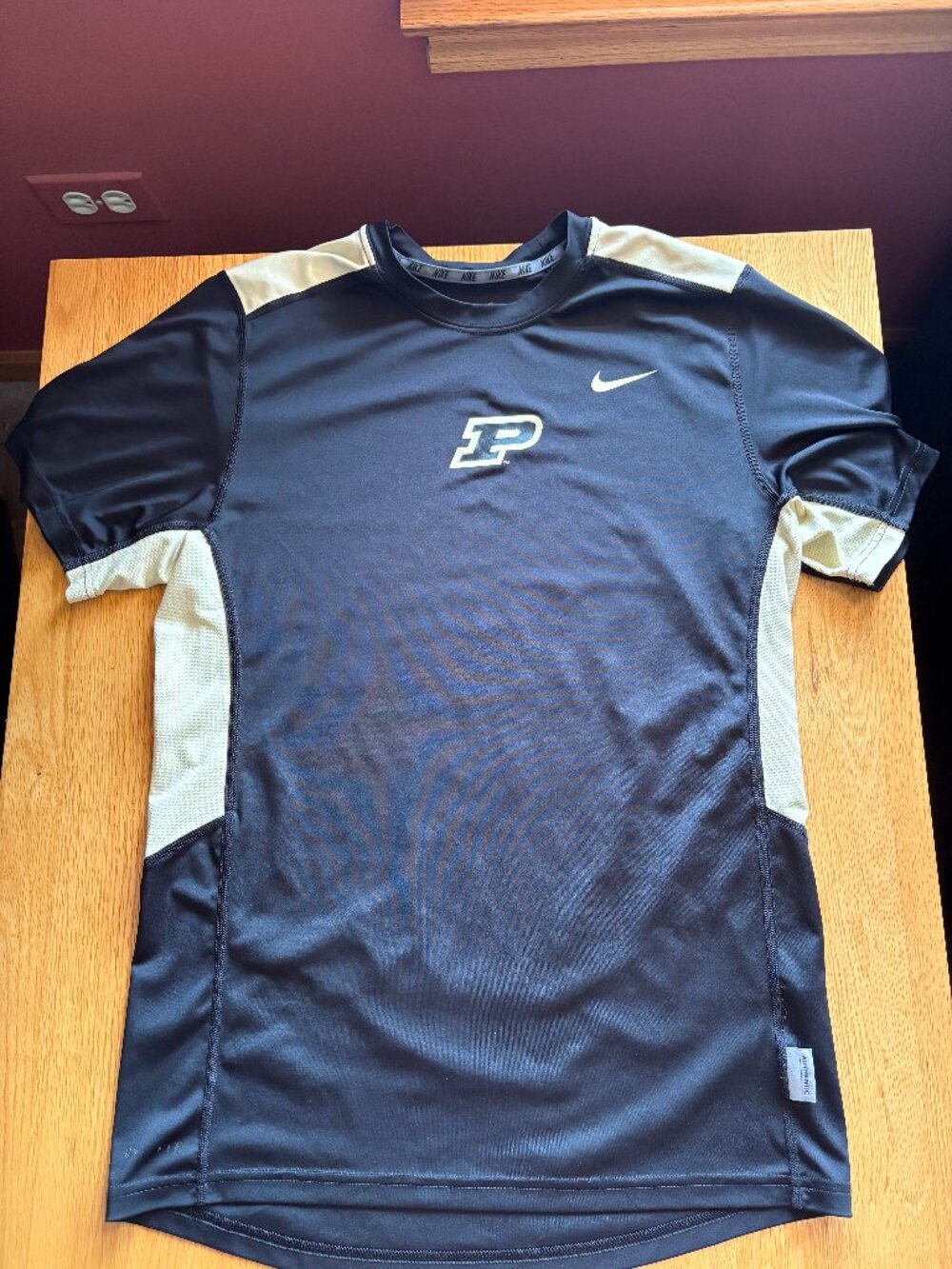 Nike Purdue Black & Gold Mens Small Dri Fit Shirt